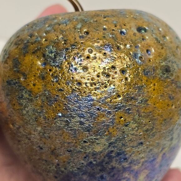 Vintage Orient & Flume Signed Iridescent Textured Glass Apple Paperweight - Picture 10 of 16